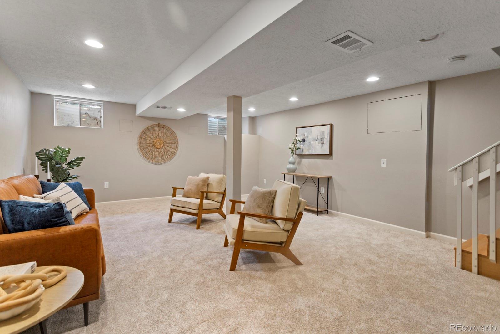 8160 Flower Circle
