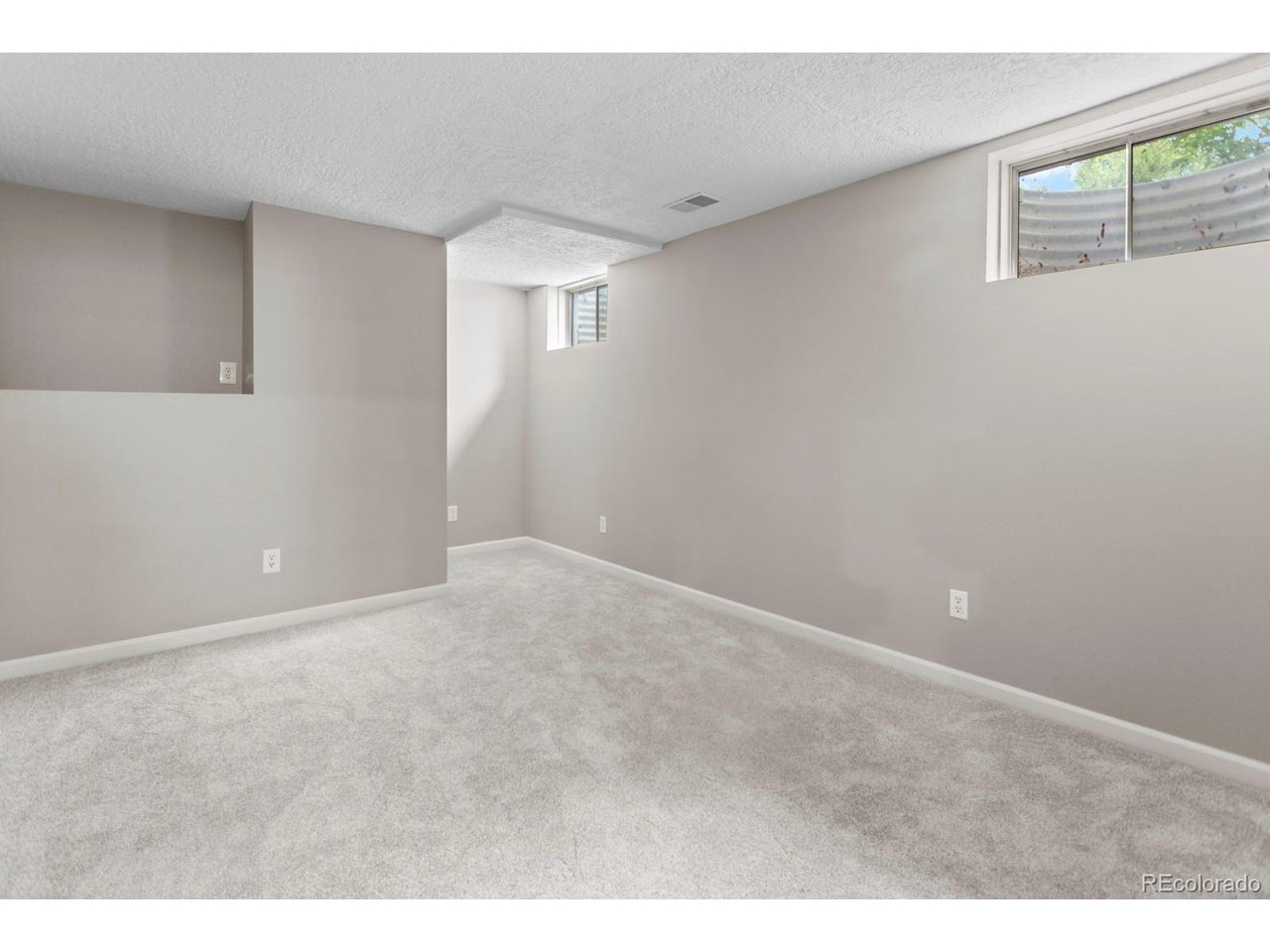 8160 Flower Cir