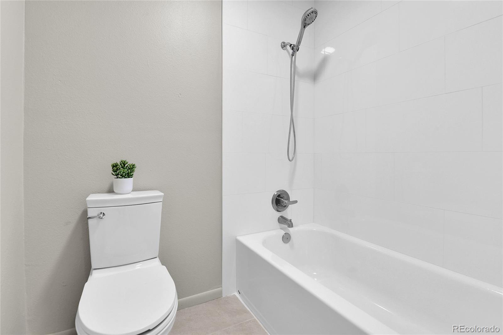 14226 E 1st Drive Unit: C09