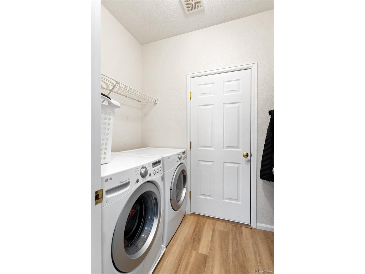 8335 Deframe Ct