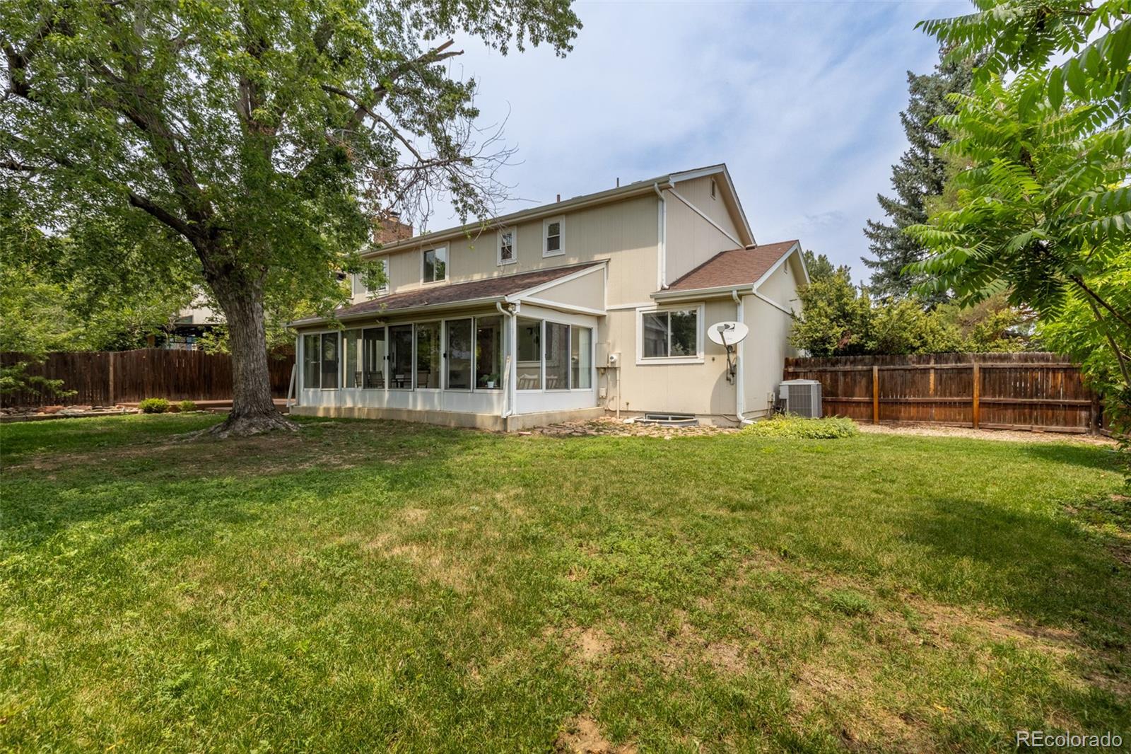 1046 E 6th Circle