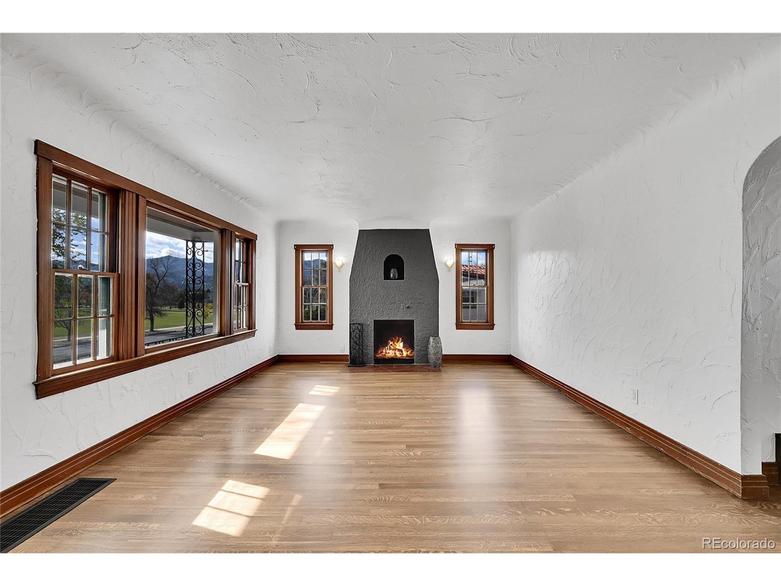 1318 E Pikes Peak Ave