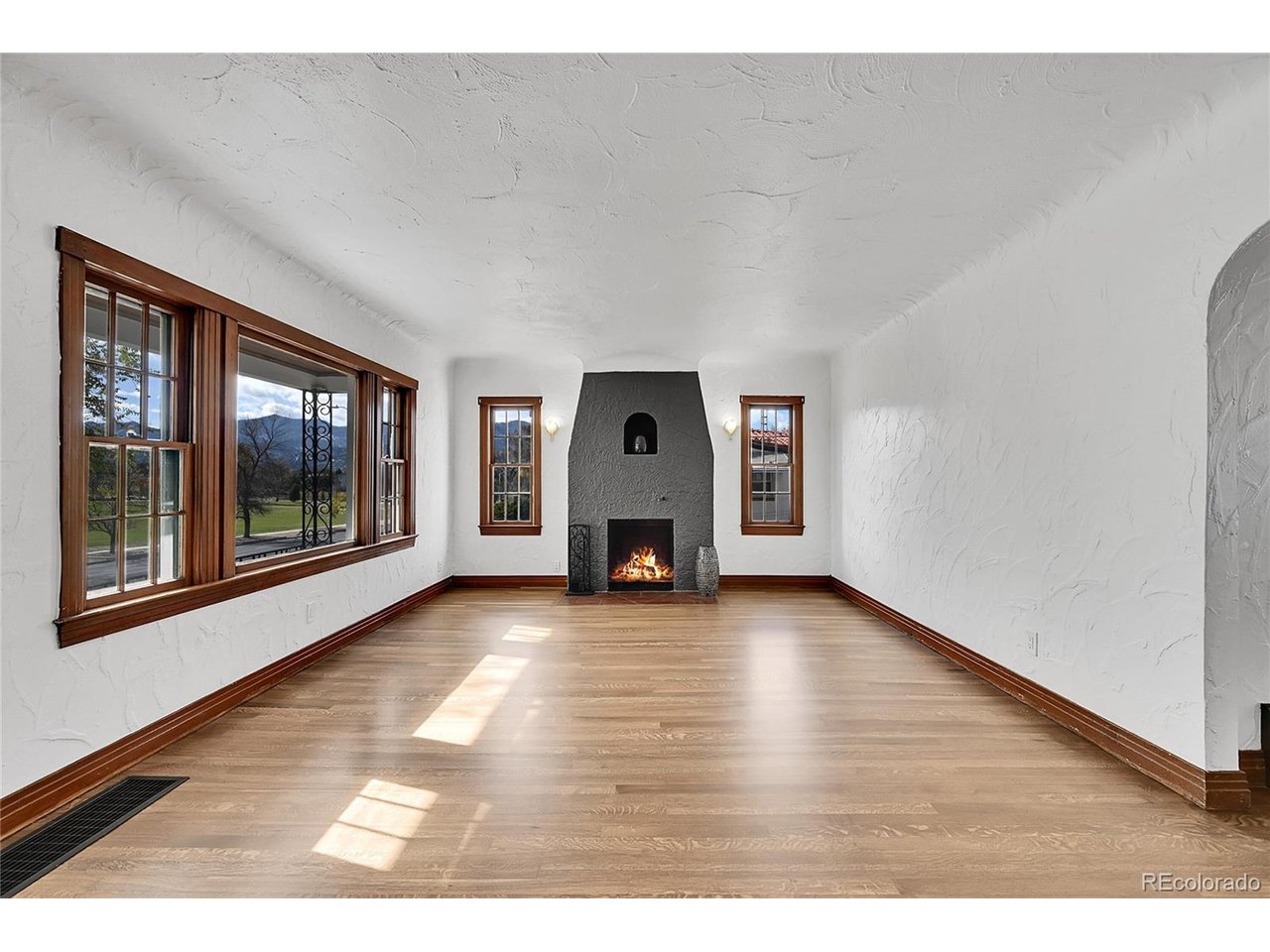 1318 E Pikes Peak Ave