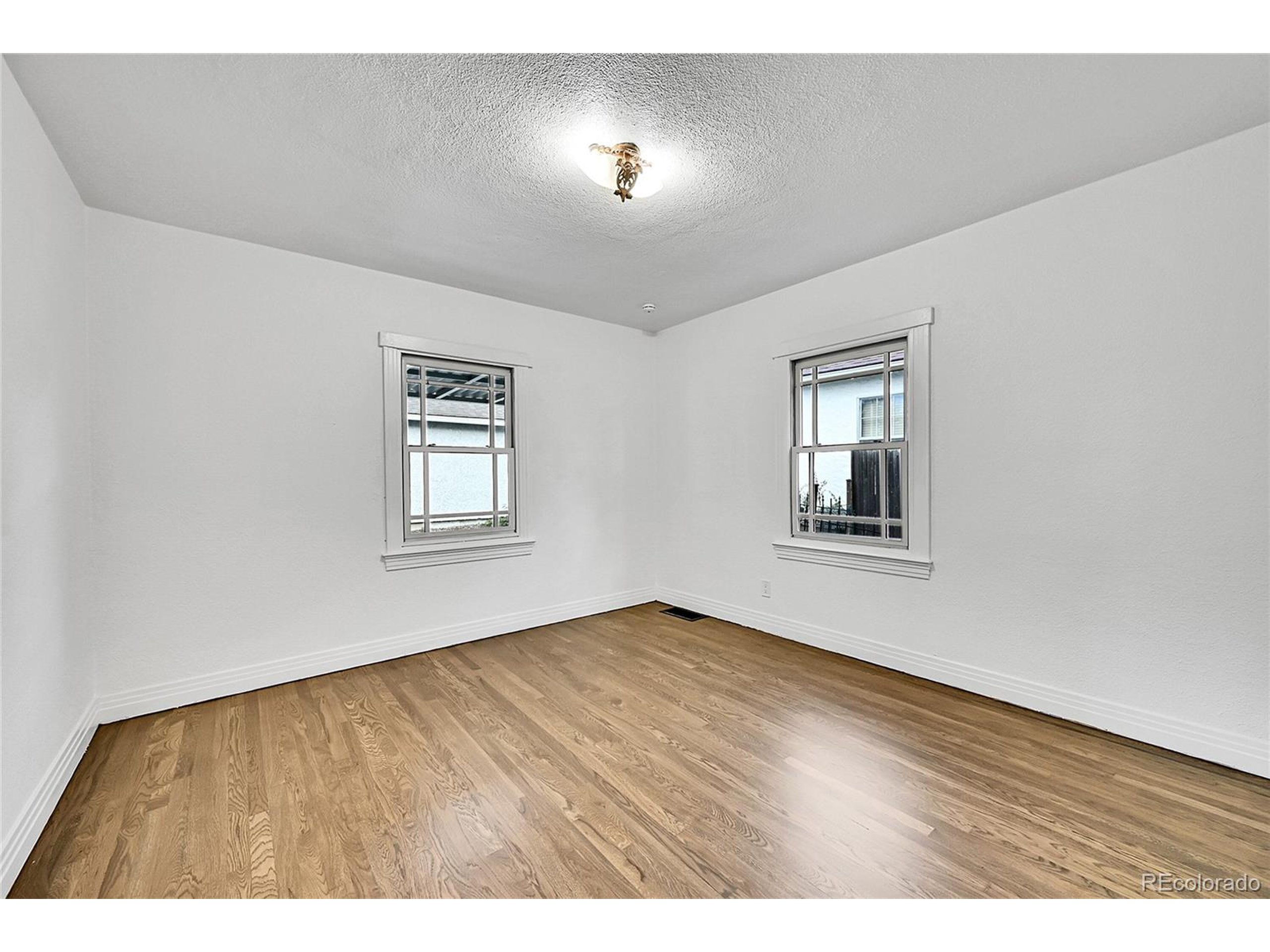 1318 E Pikes Peak Ave