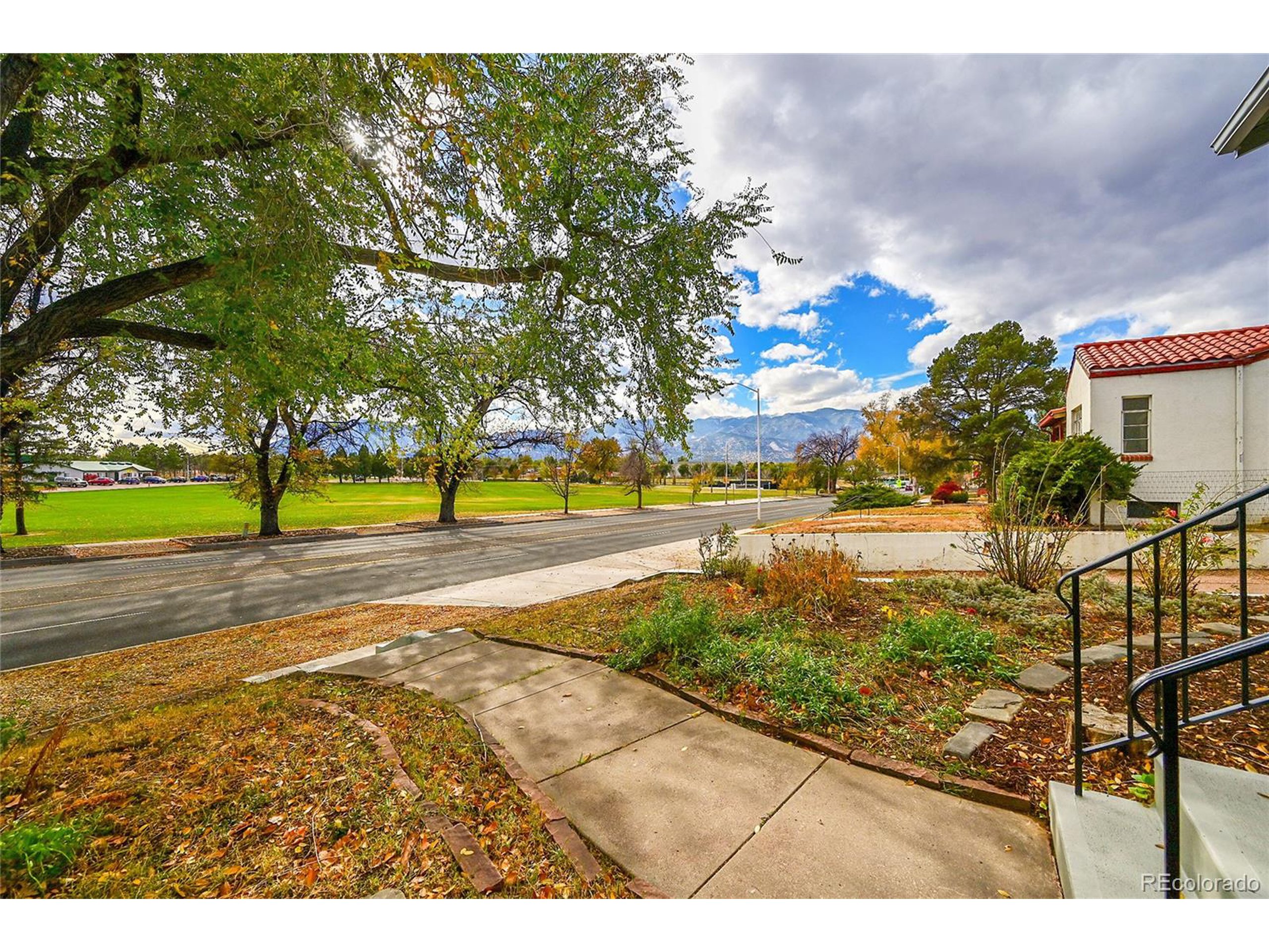 1318 E Pikes Peak Ave