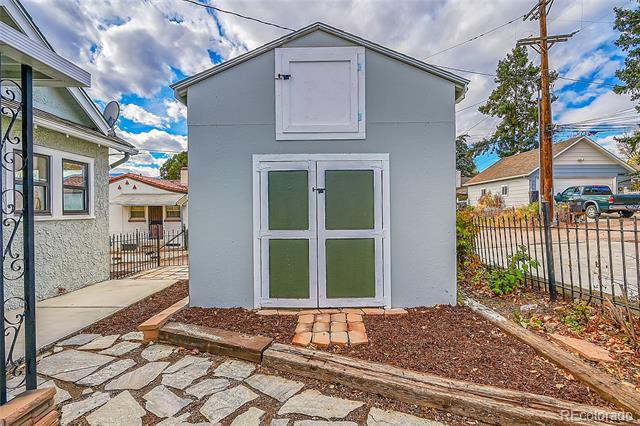 1318 E Pikes Peak Avenue