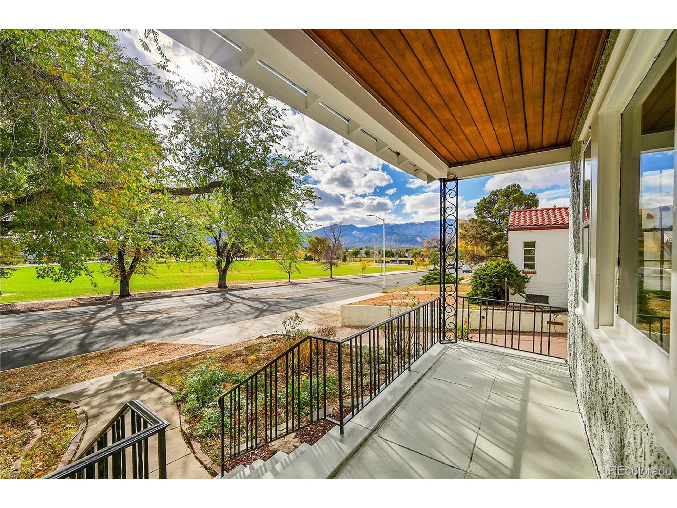 1318 E Pikes Peak Ave