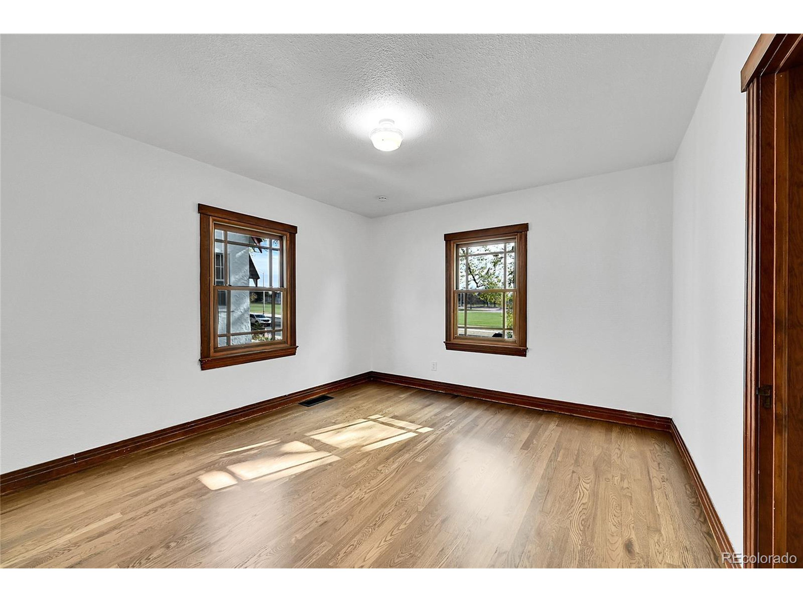 1318 E Pikes Peak Ave