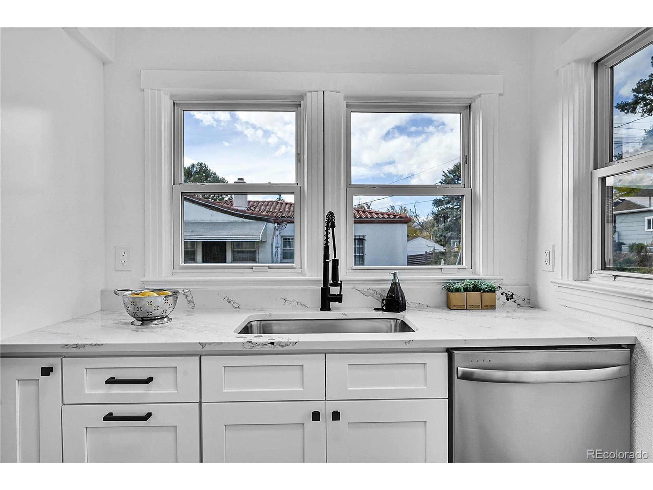 1318 E Pikes Peak Ave