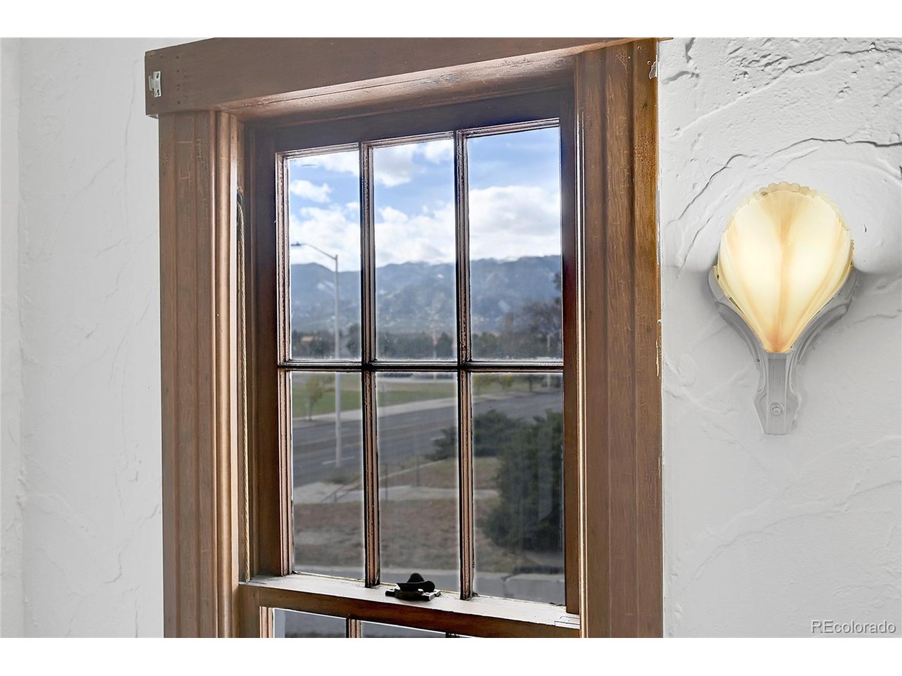 1318 E Pikes Peak Ave