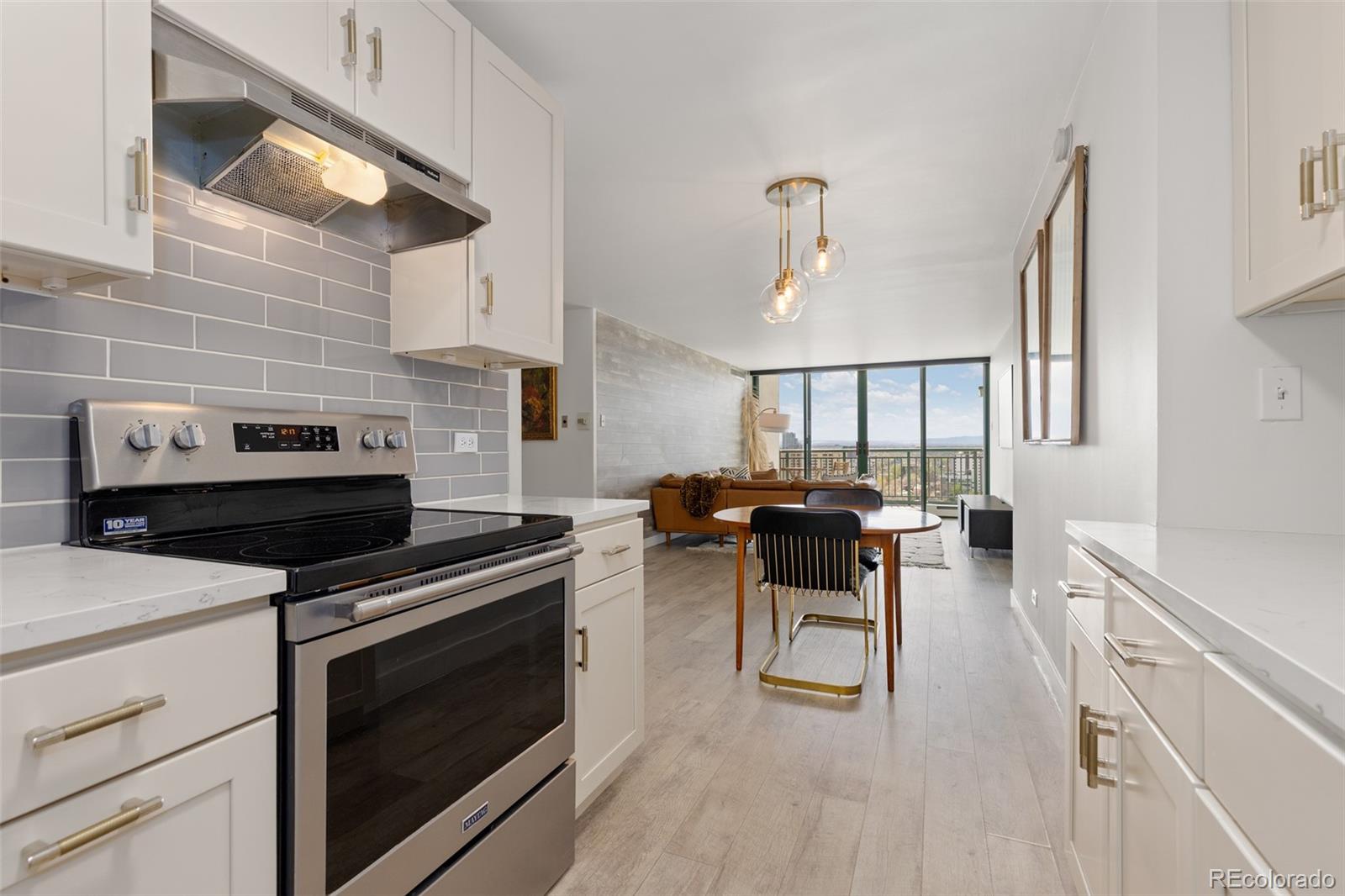 550 E 12th Avenue Unit: 1905