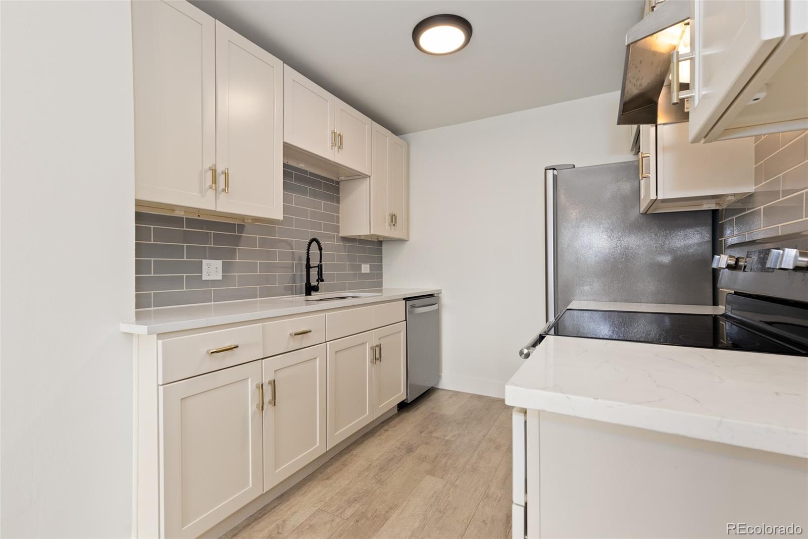550 E 12th Avenue Unit: 1905