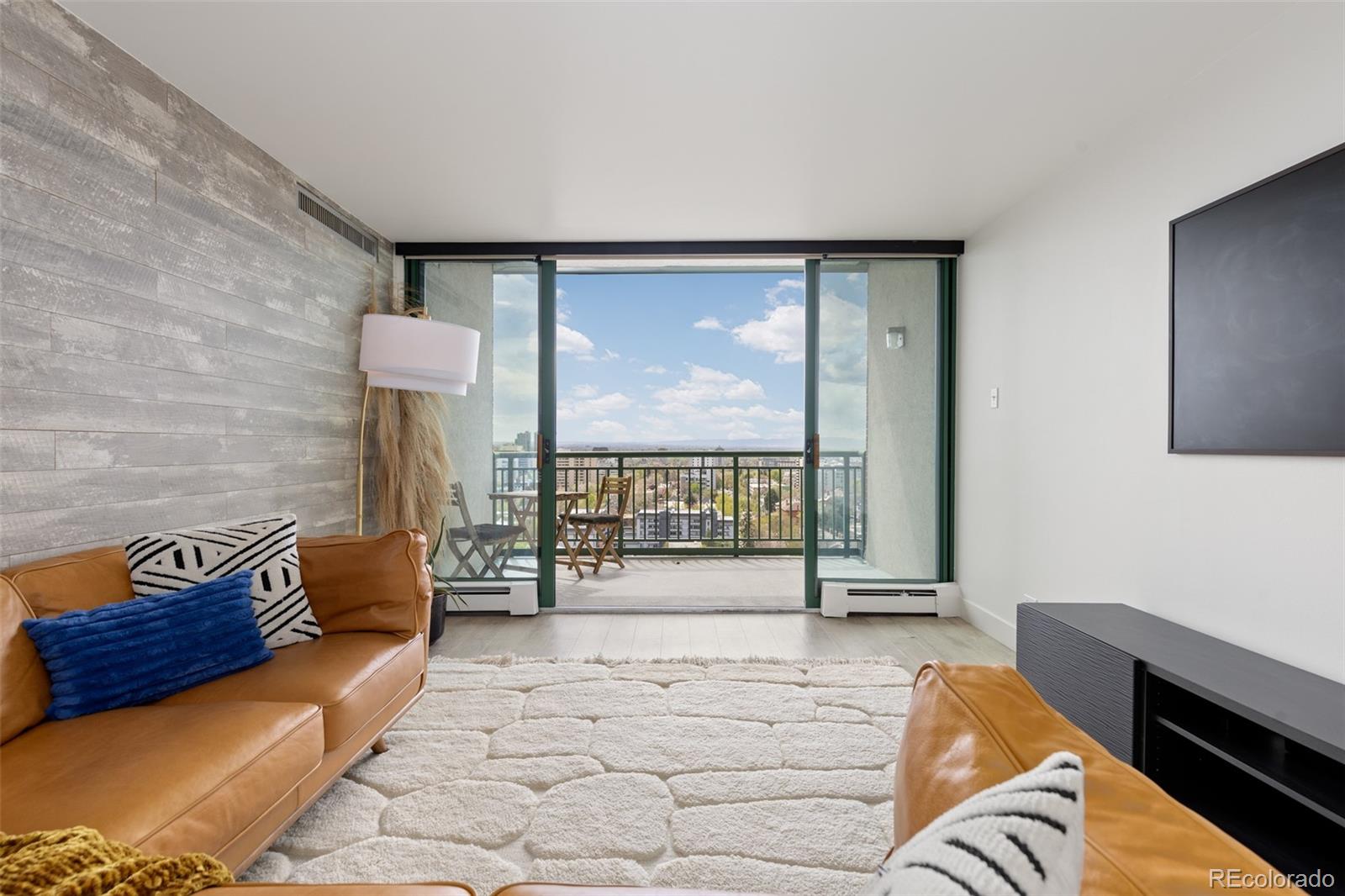 550 E 12th Avenue Unit: 1905