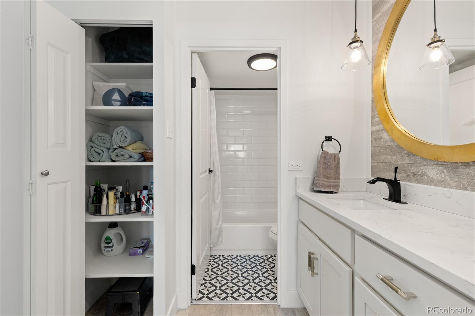550 E 12th Avenue Unit: 1905