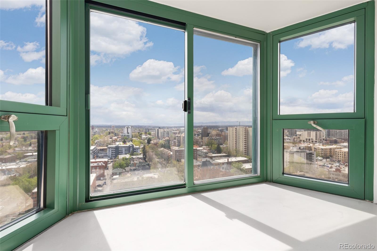 550 E 12th Avenue Unit: 1905