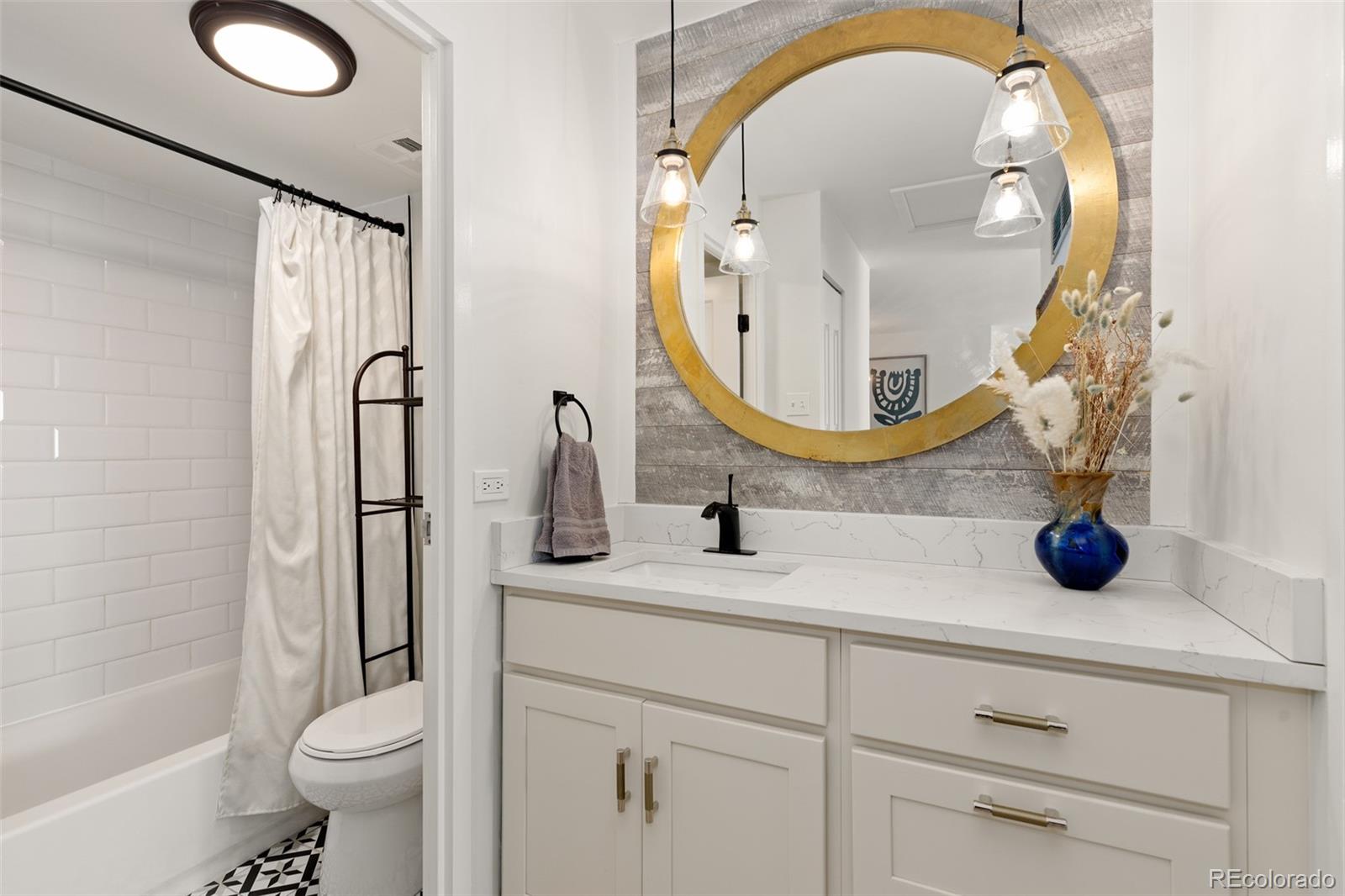 550 E 12th Avenue Unit: 1905