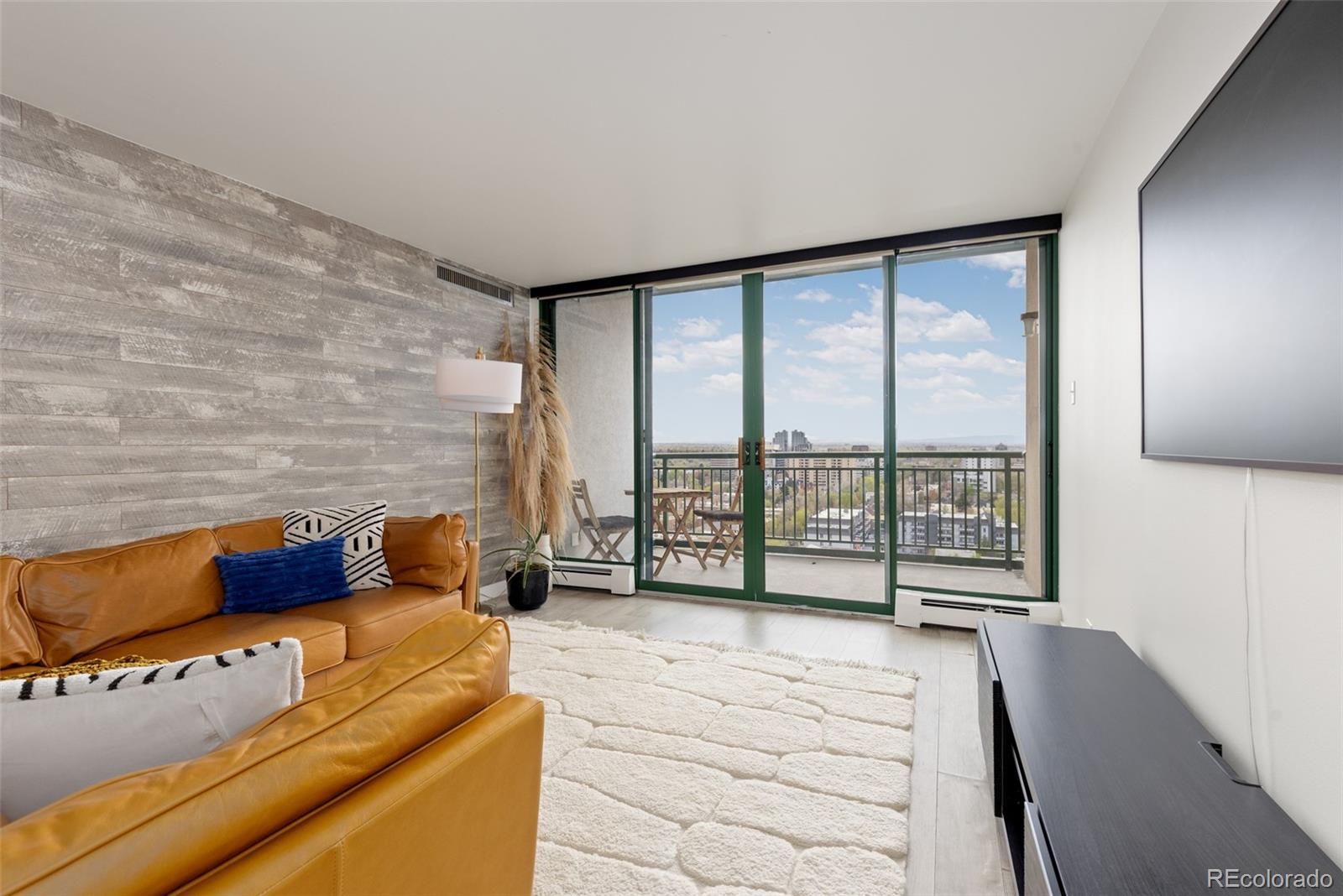 550 E 12th Avenue Unit: 1905