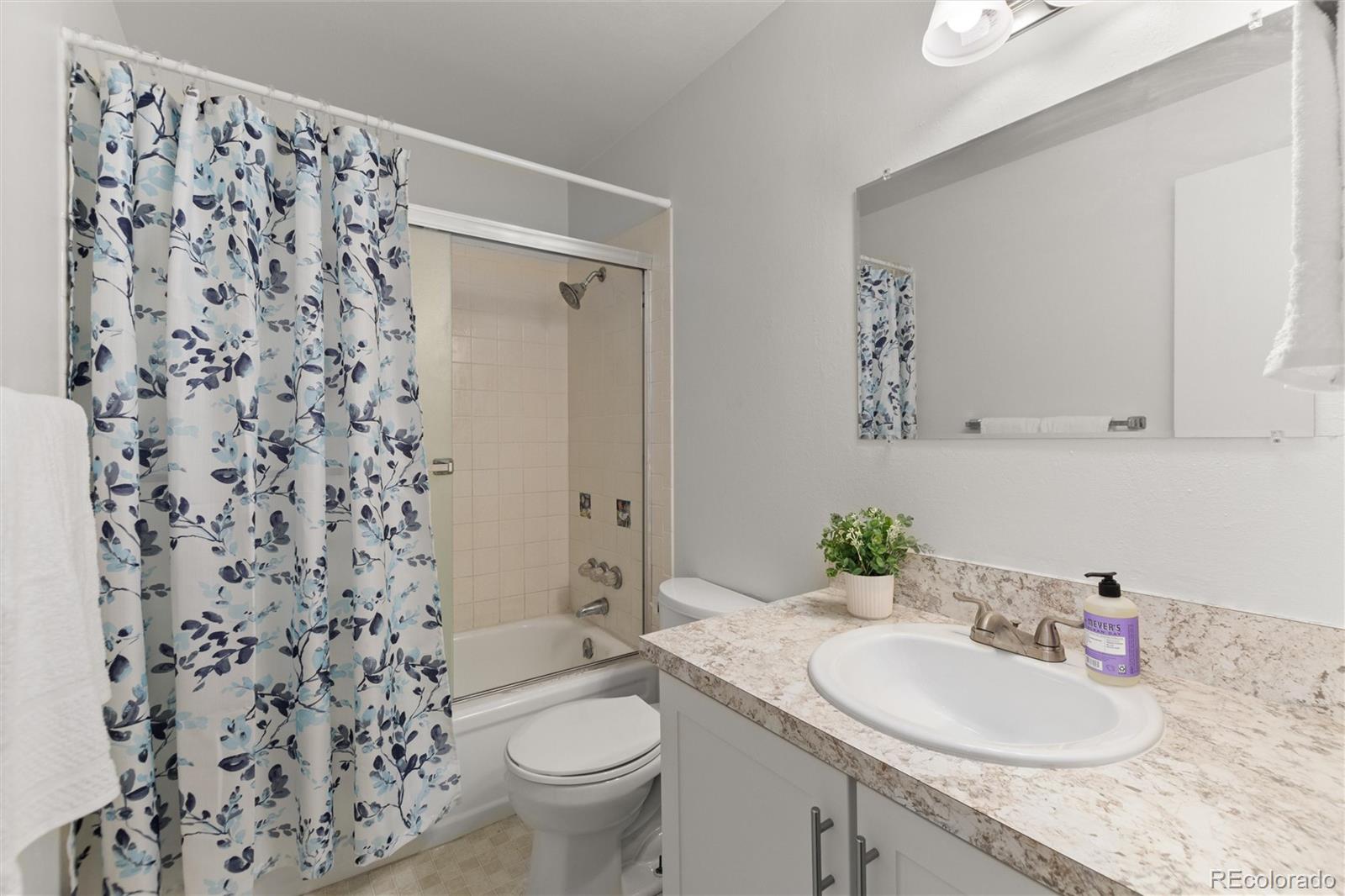 7700 W Glasgow Place Unit: 8C