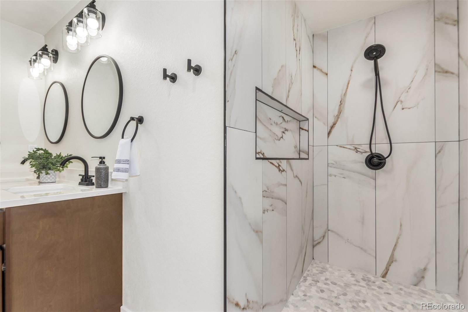 7273 W 35th Place