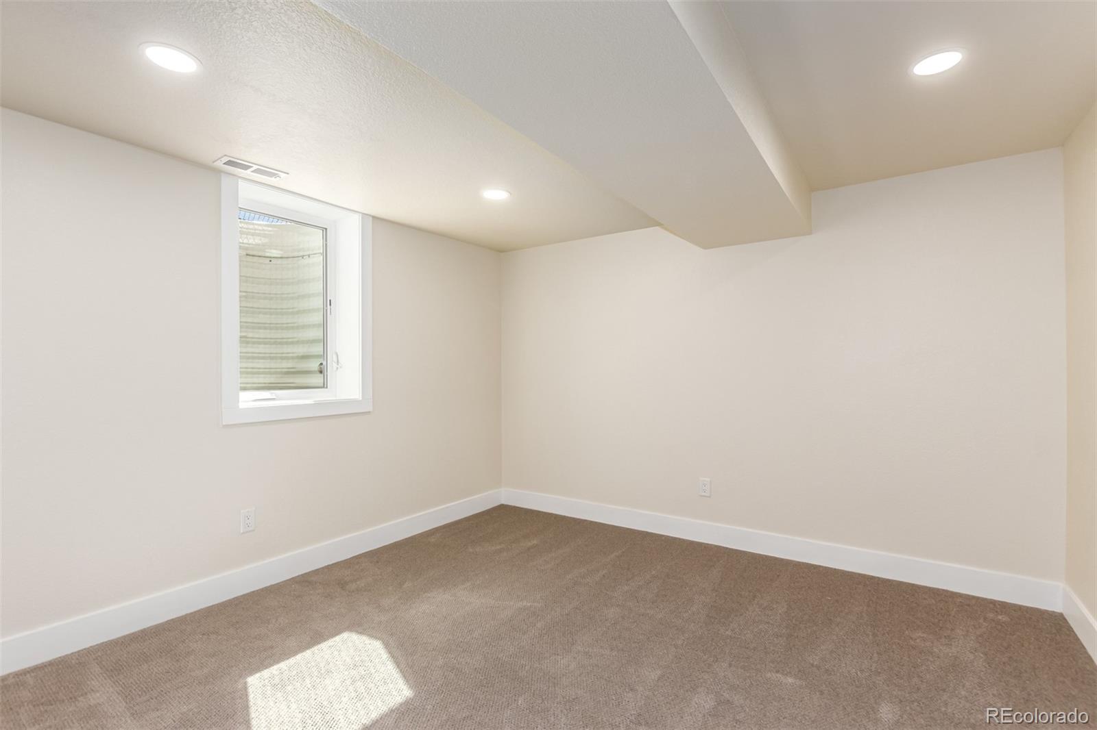 7273 W 35th Place