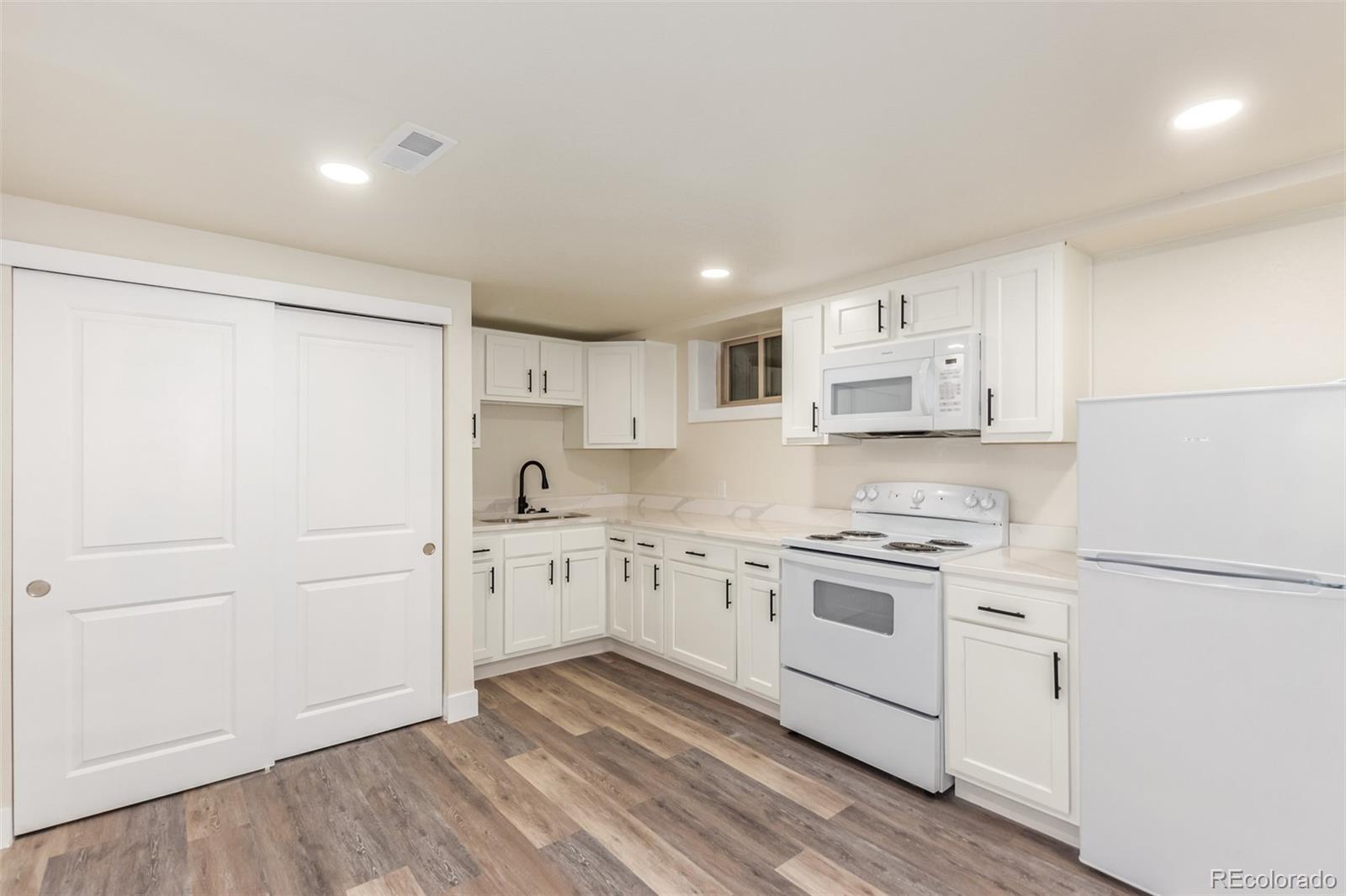 7273 W 35th Place