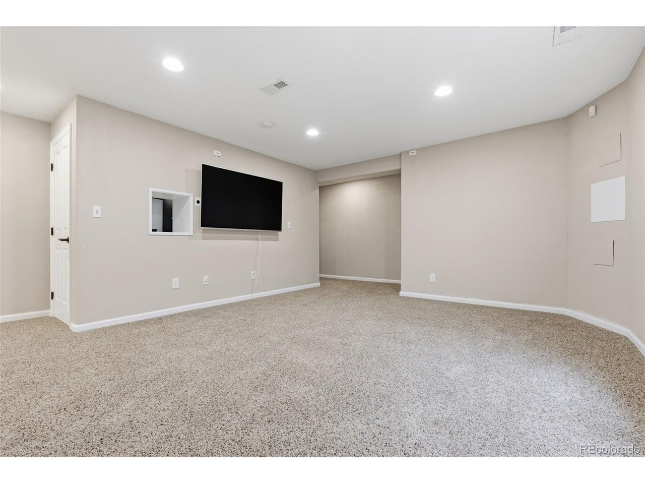 5301 Fullerton Cir