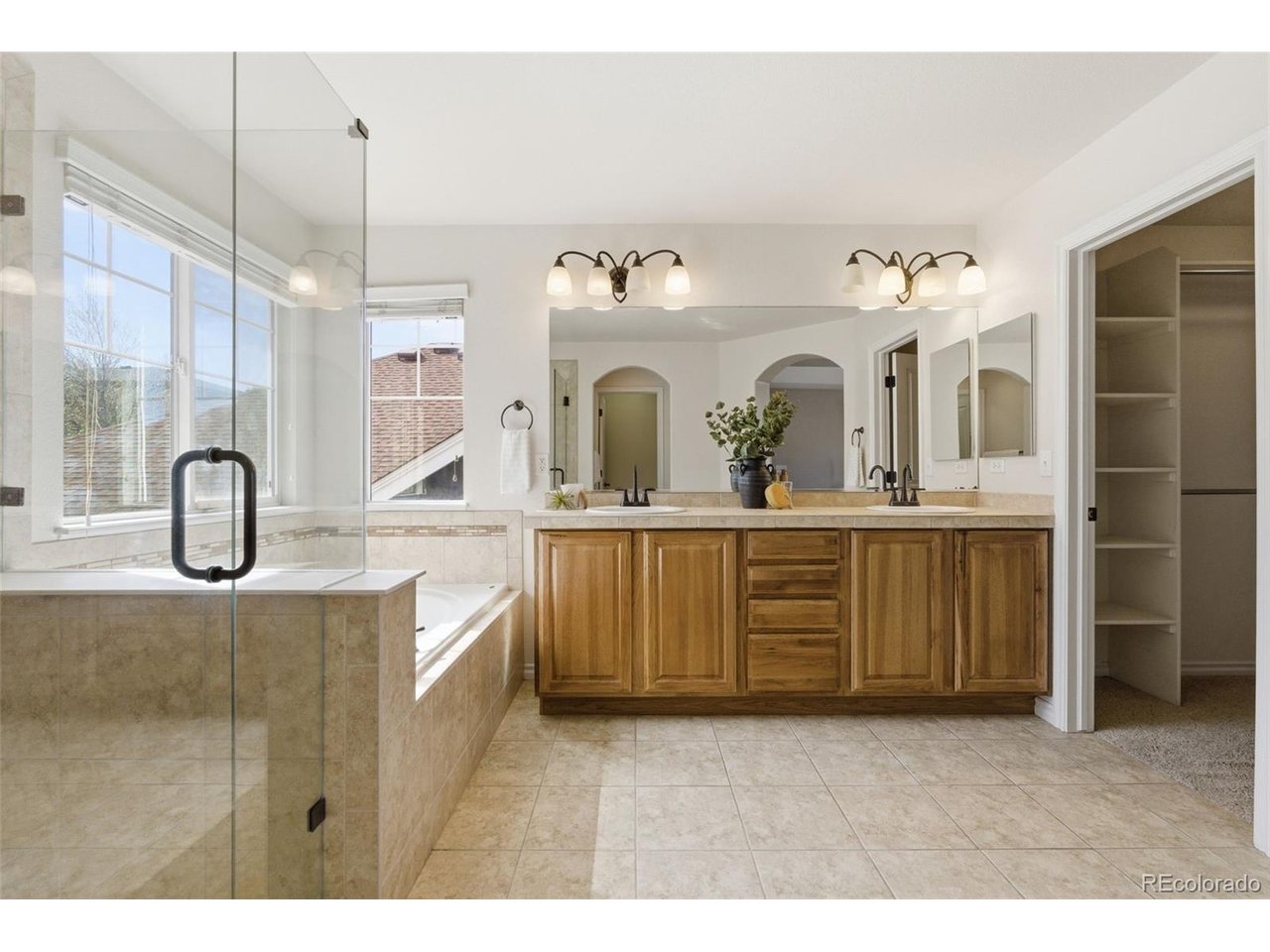 5301 Fullerton Cir