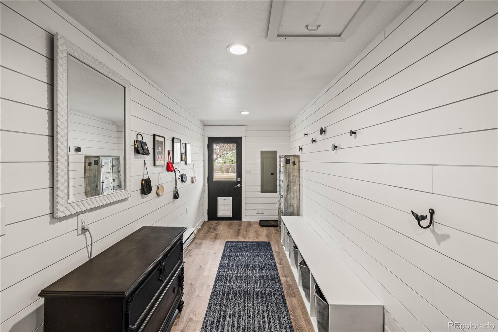 1712 Stonehenge Drive