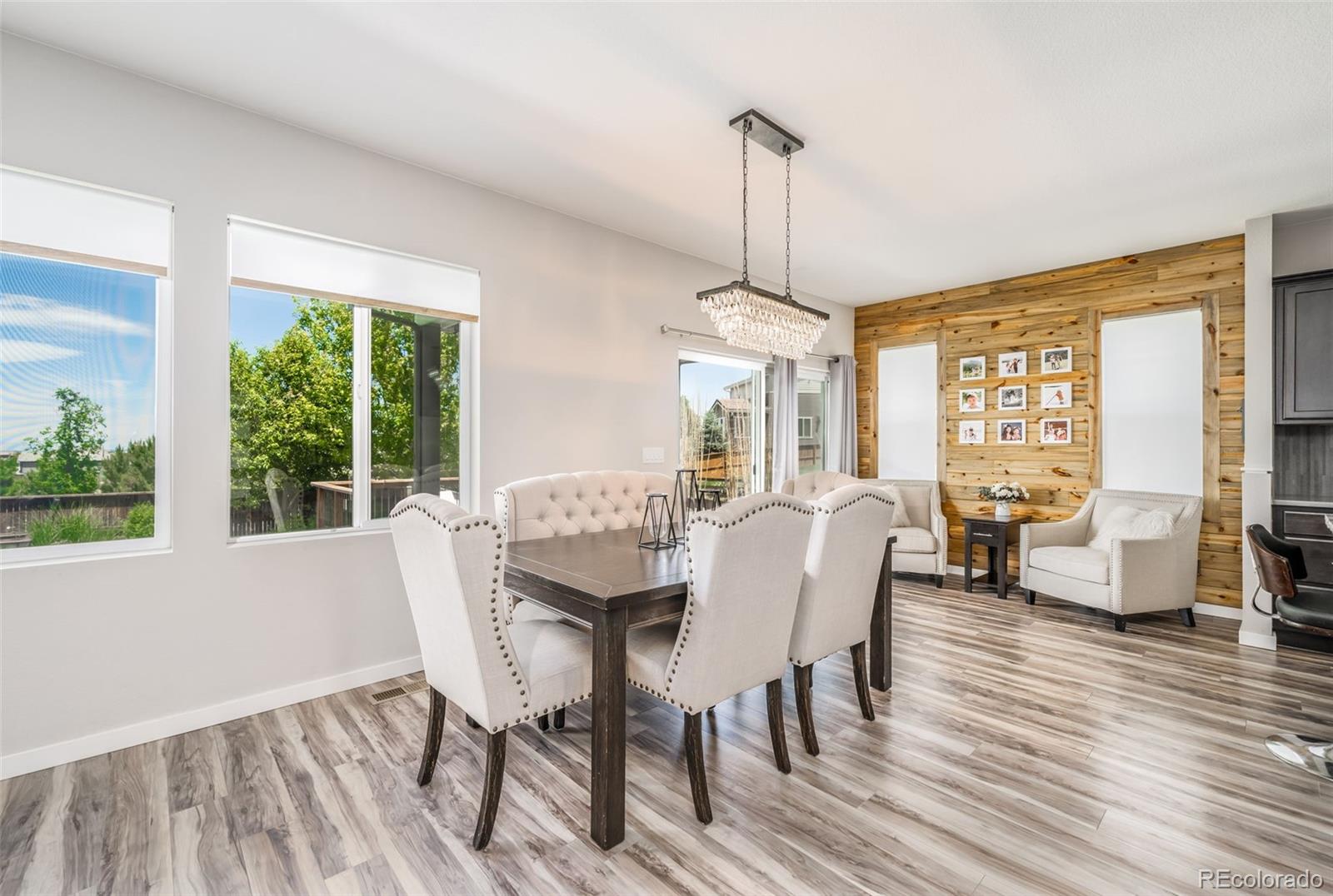 10881 Pastel Point