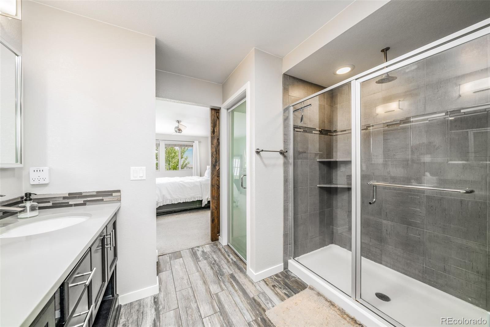 10881 Pastel Point