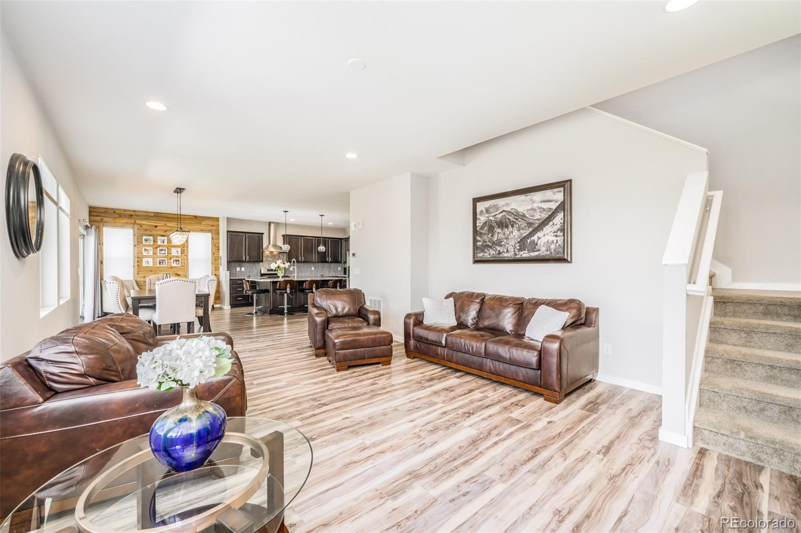 10881 Pastel Point