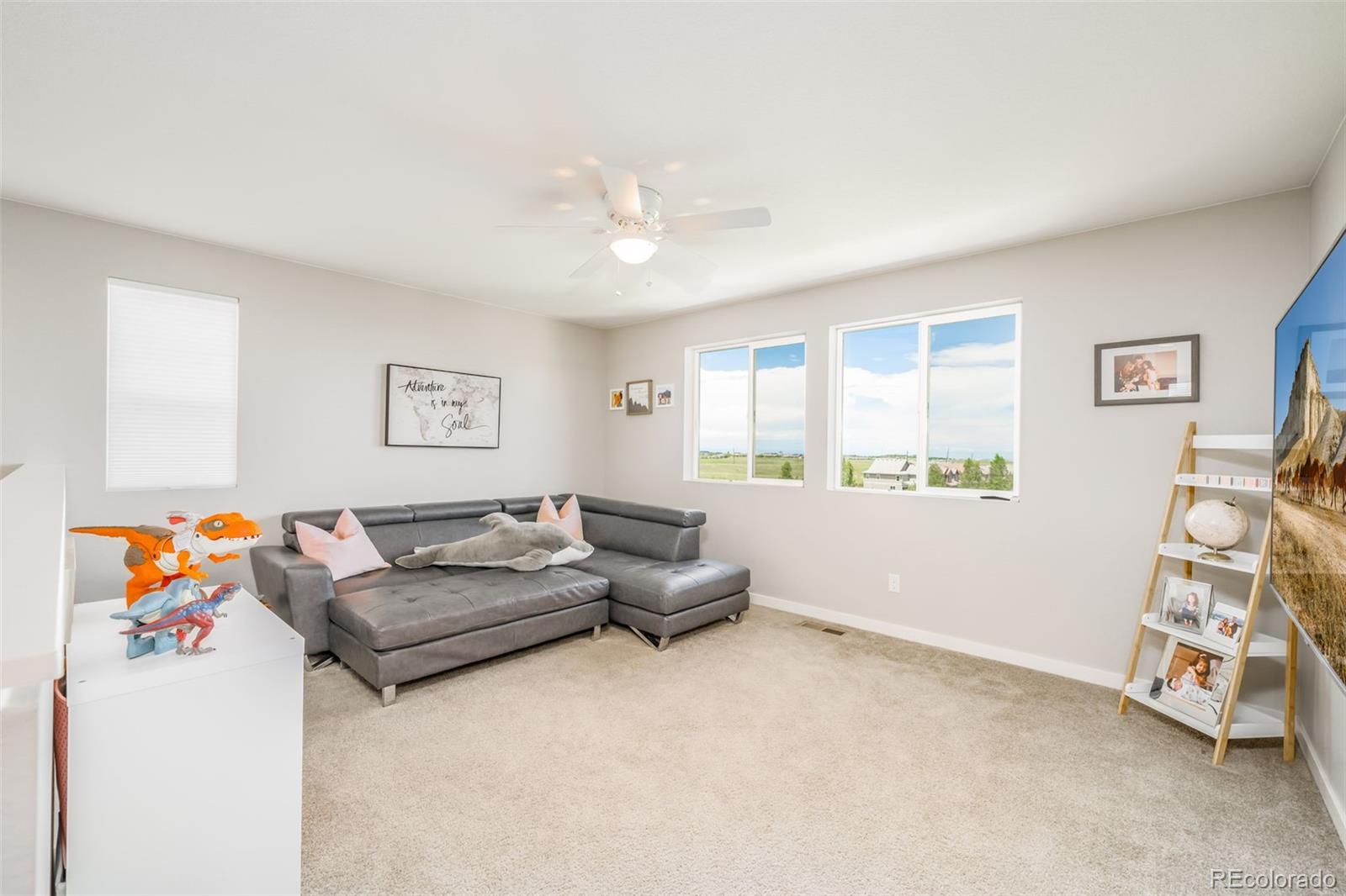 10881 Pastel Point