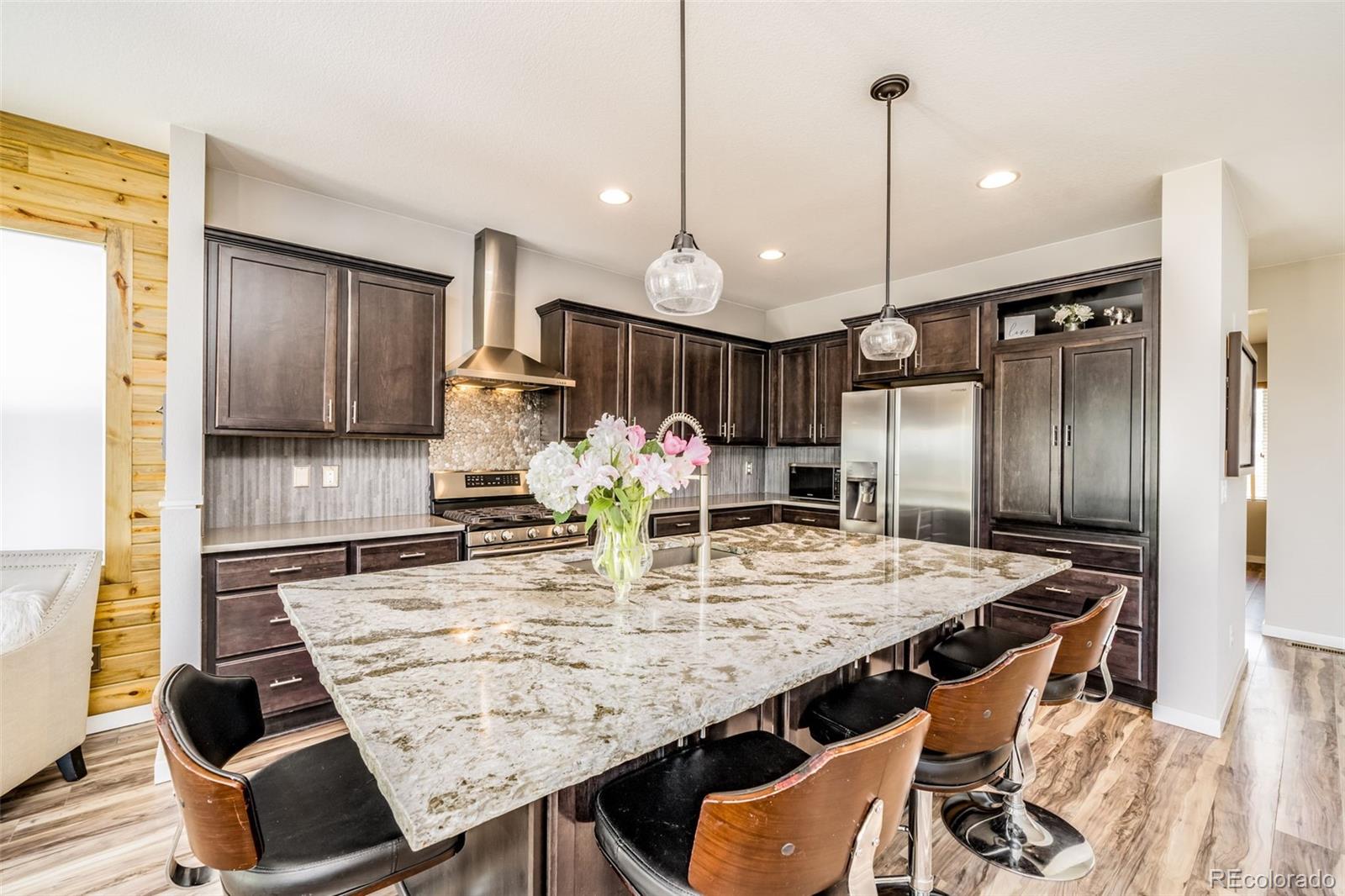 10881 Pastel Point
