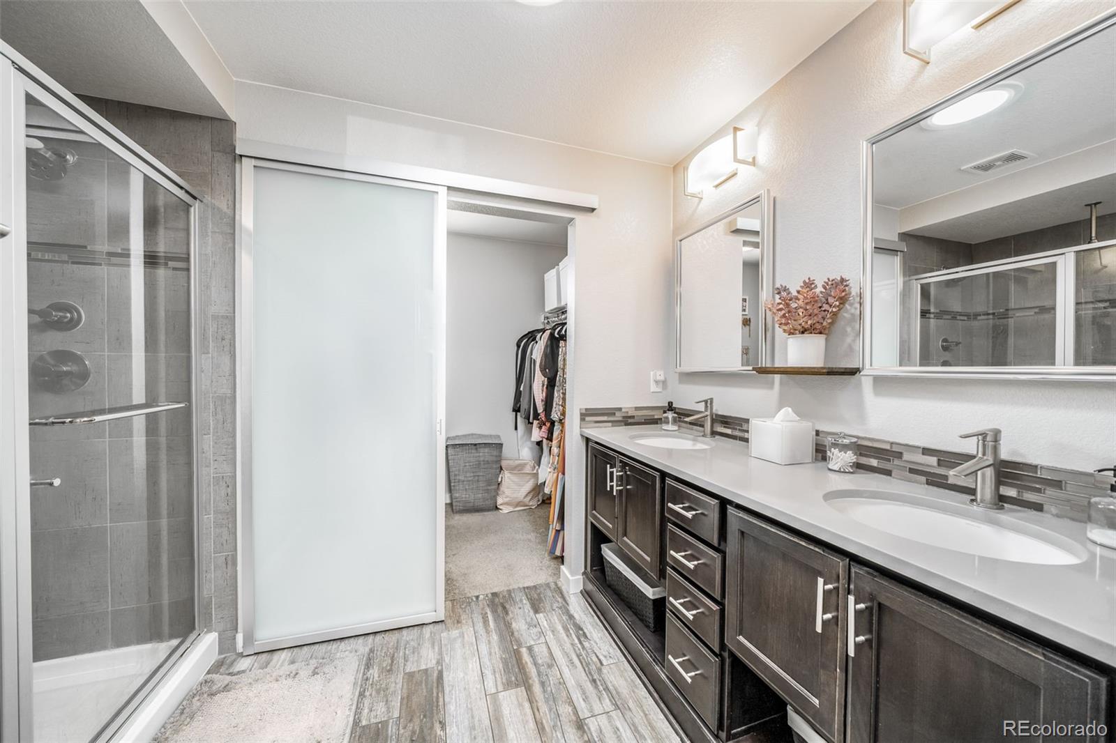 10881 Pastel Point