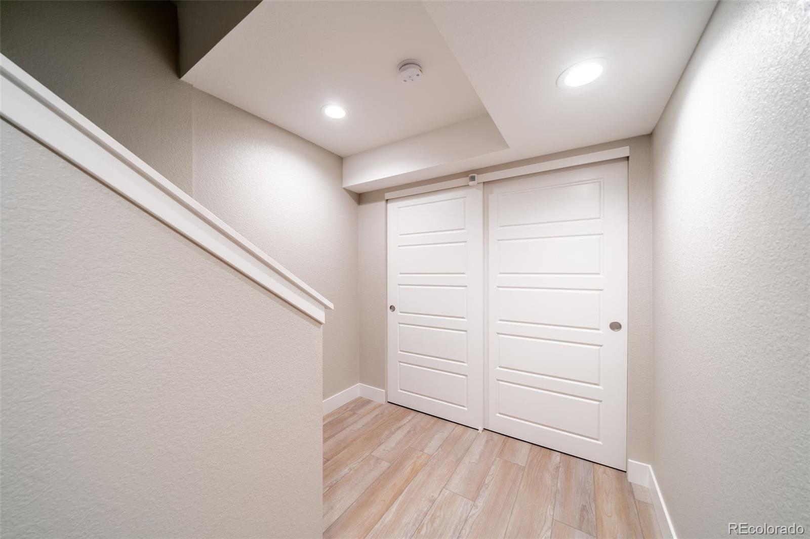 10881 Pastel Point