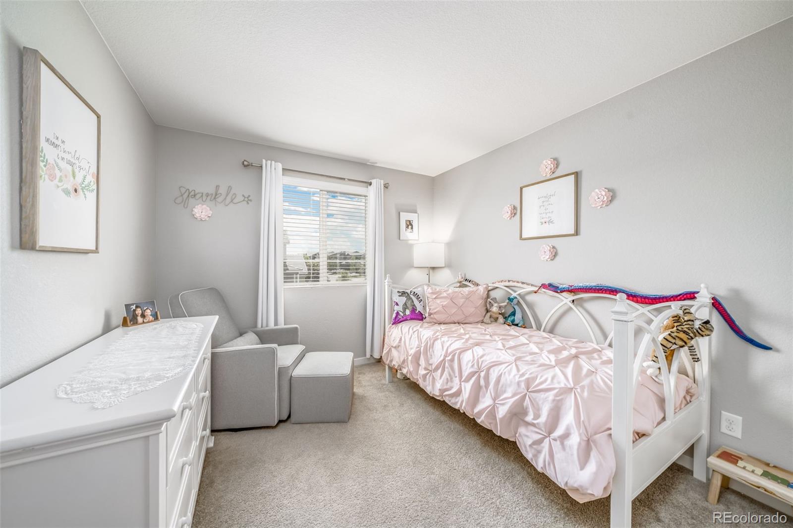 10881 Pastel Point
