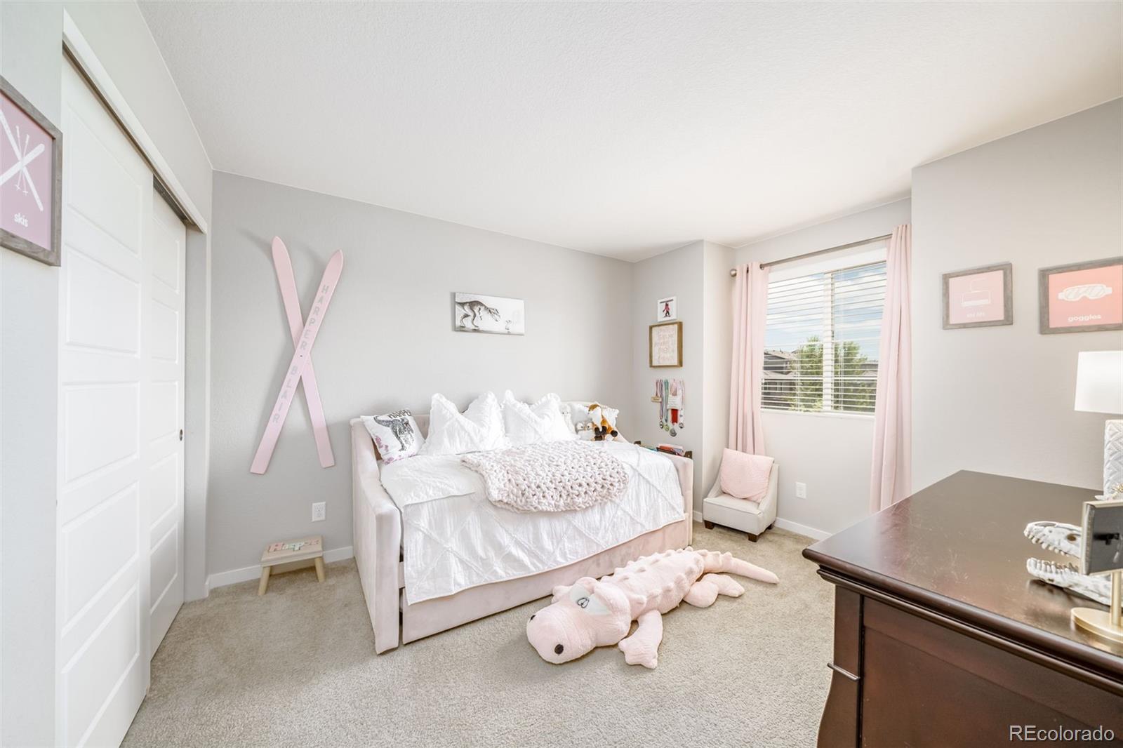 10881 Pastel Point