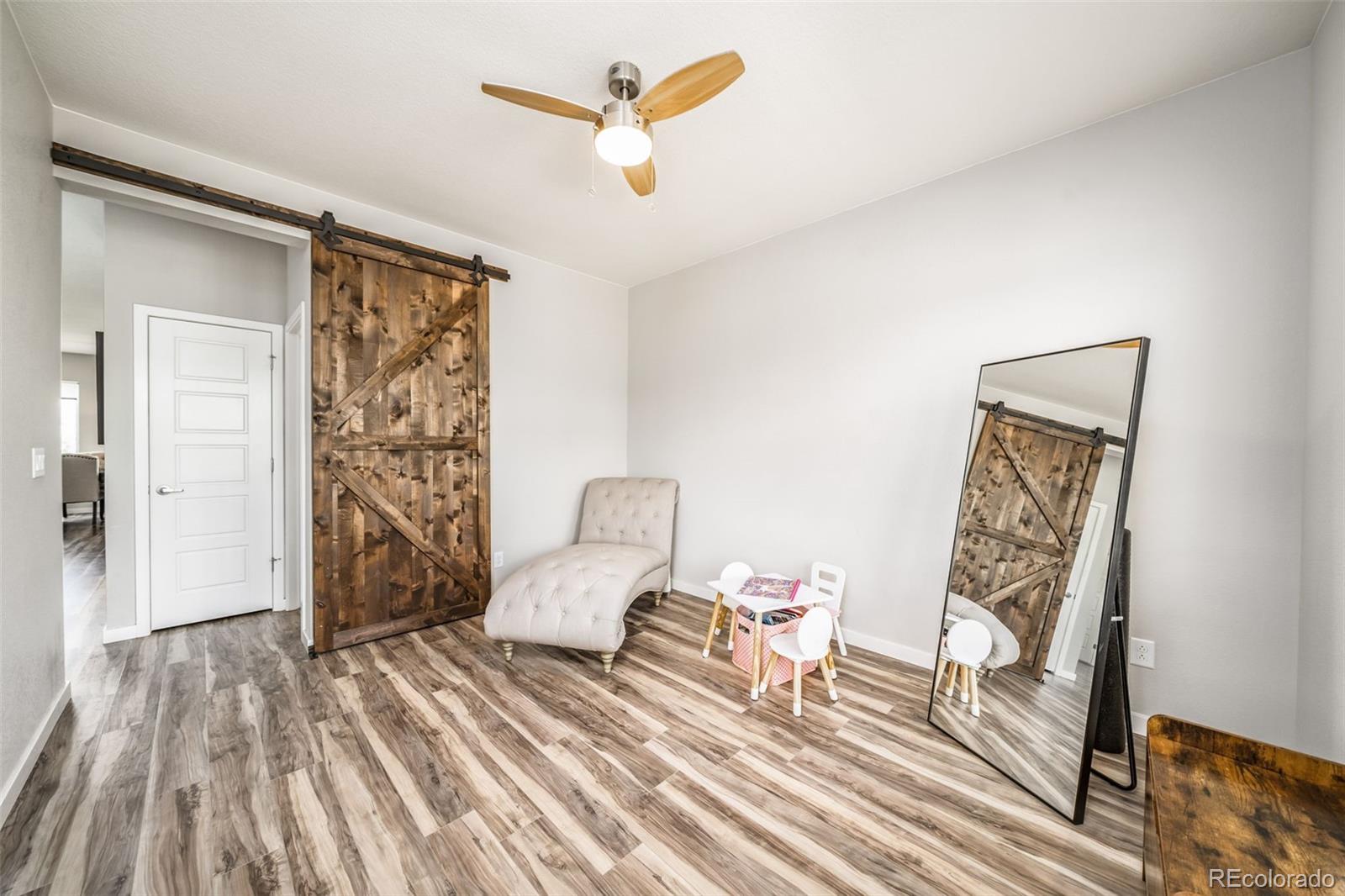 10881 Pastel Point