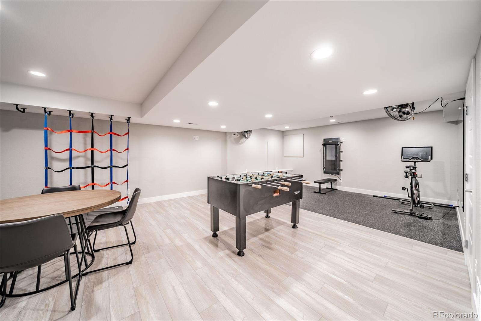 10881 Pastel Point