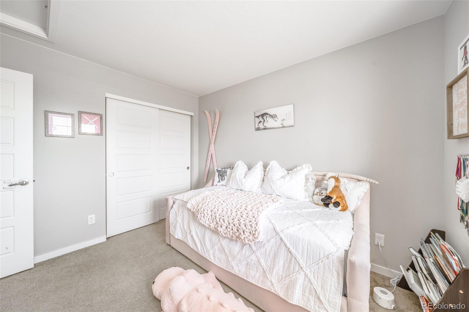 10881 Pastel Point