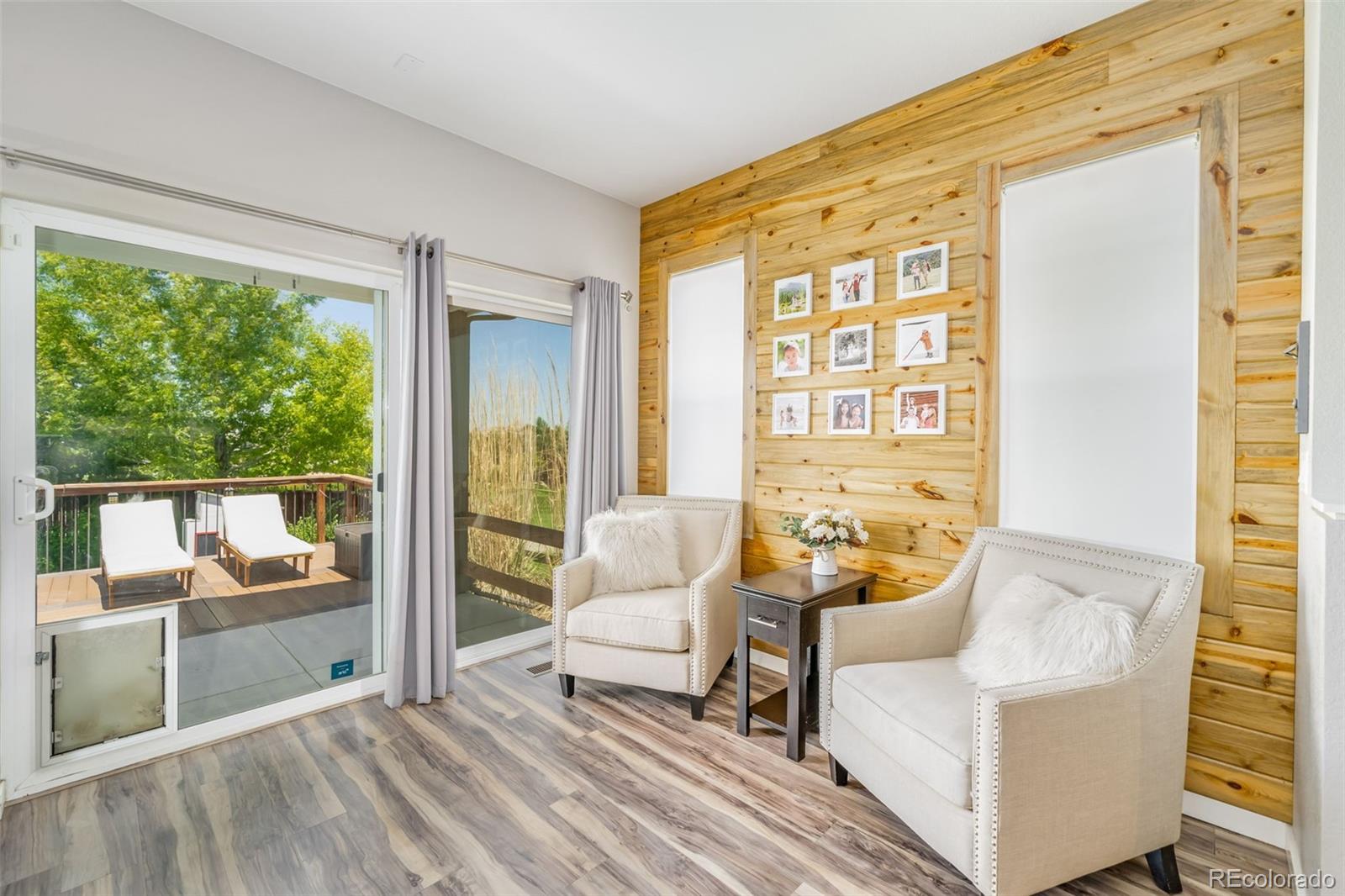 10881 Pastel Point