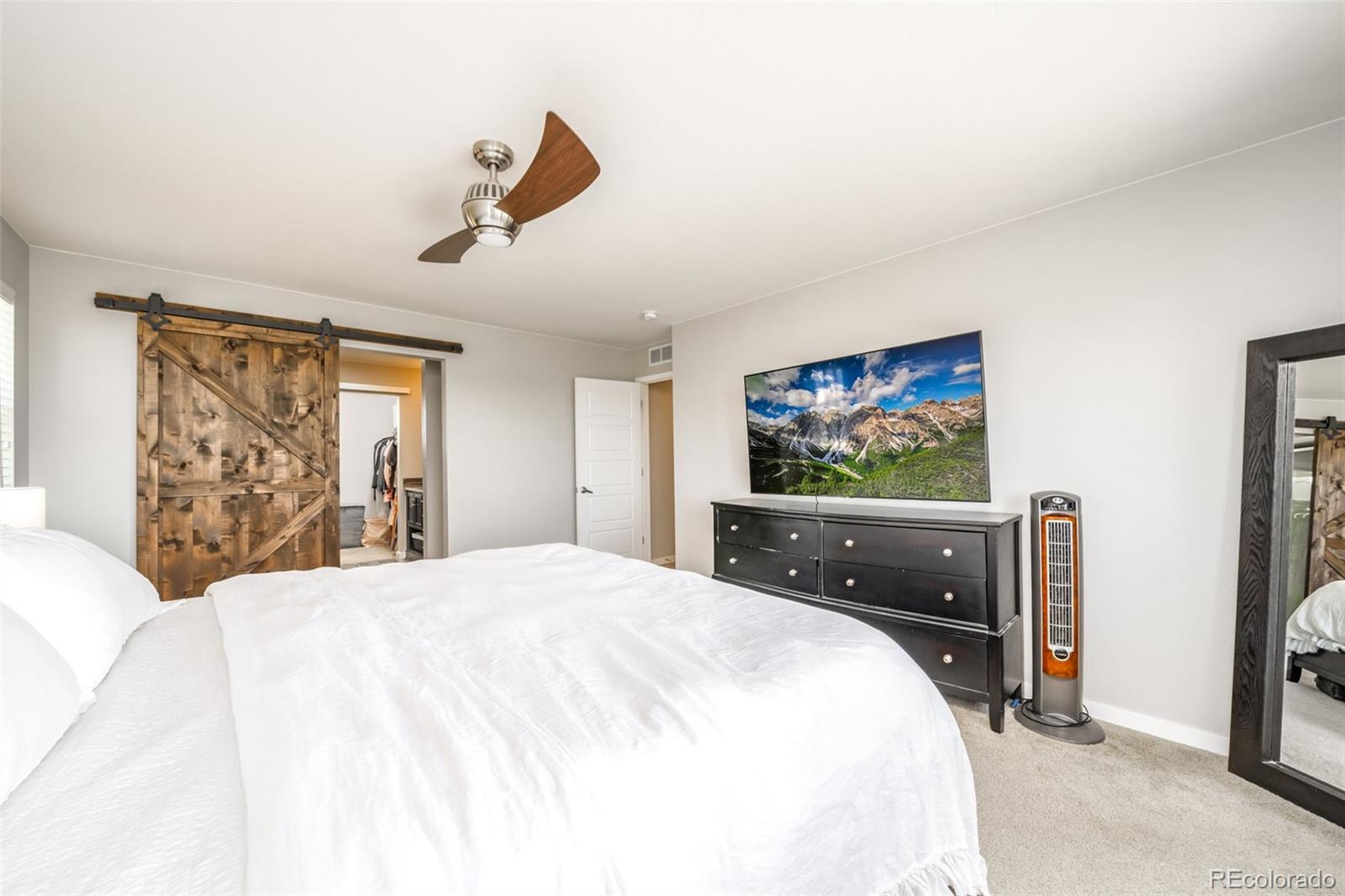 10881 Pastel Point