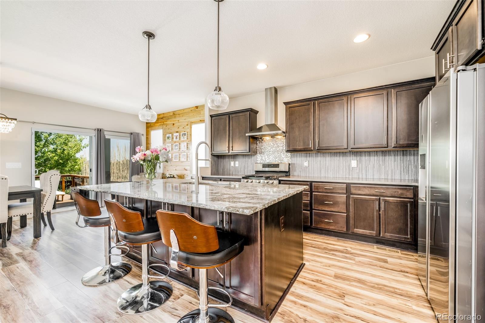 10881 Pastel Point