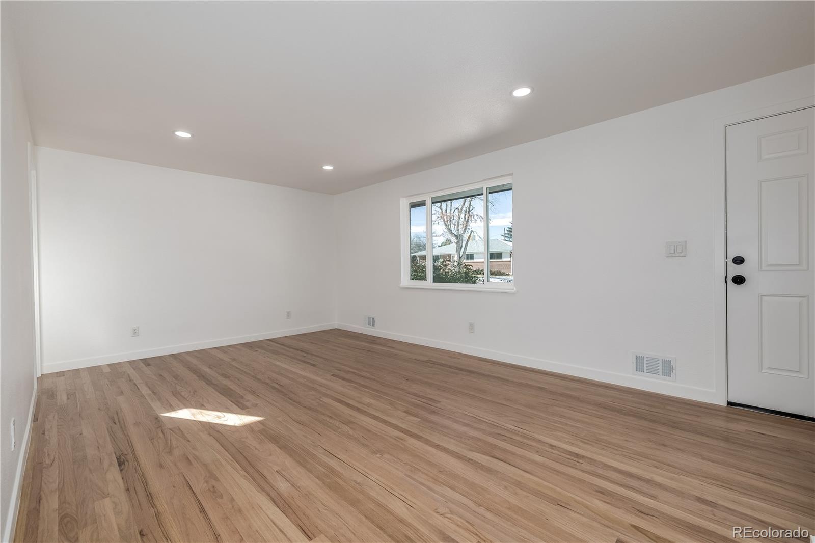 6532 S Sherman Street