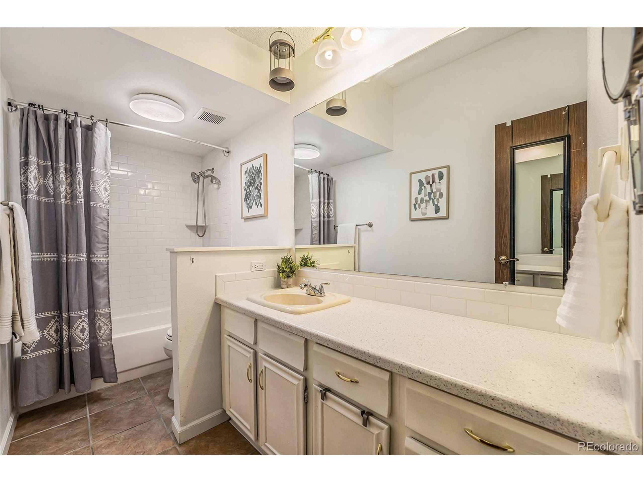 384 S Ironton St 206