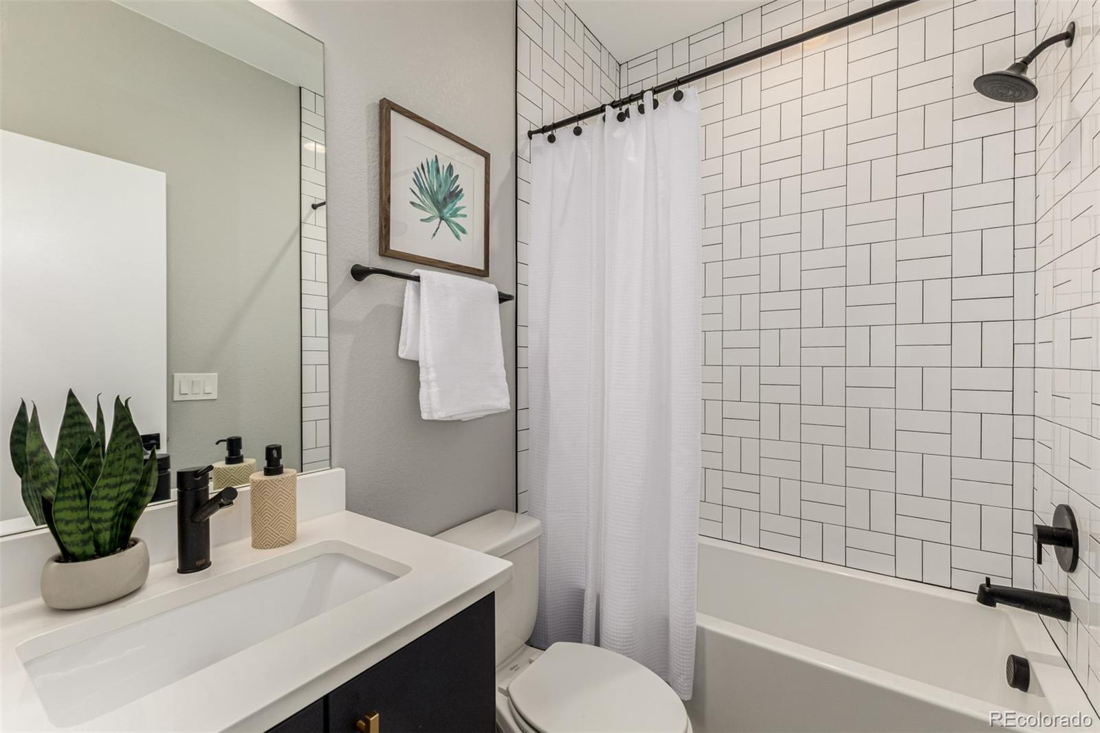 4925 W 10th Avenue Unit: 111