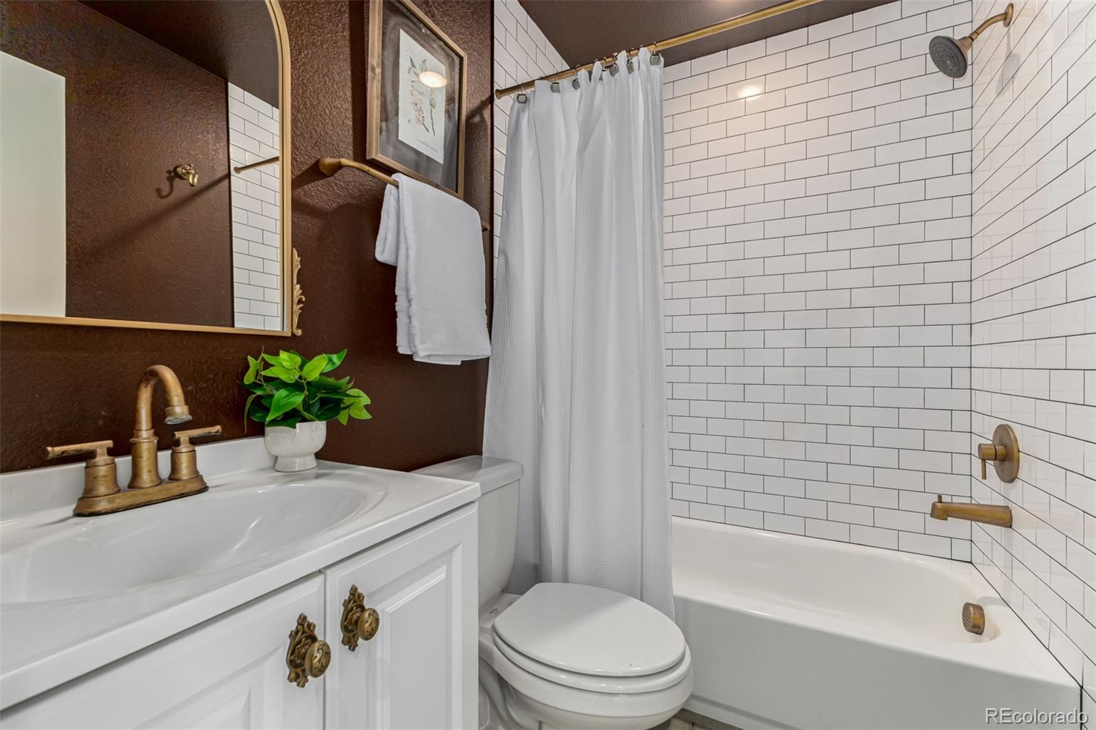 4925 W 10th Avenue Unit: 111