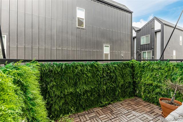 4925 W 10th Avenue Unit: 111