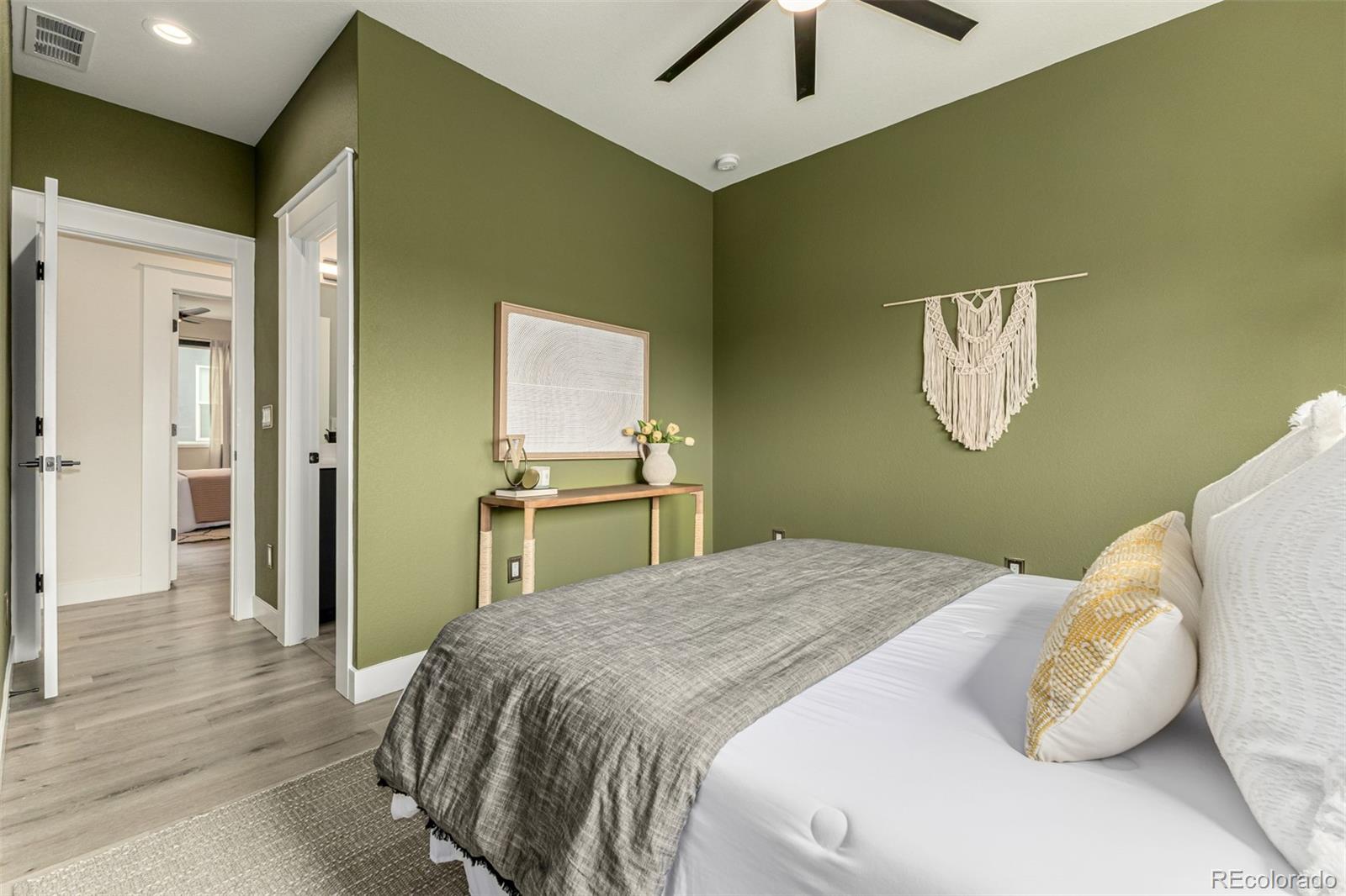 4925 W 10th Avenue Unit: 111