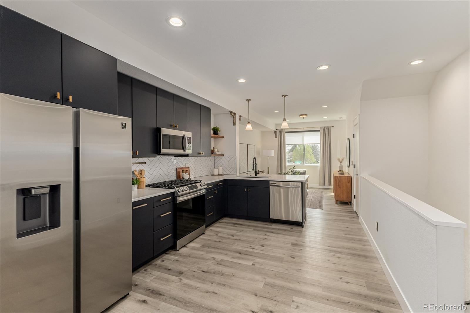 4925 W 10th Avenue Unit: 111
